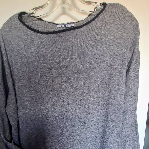 L/XL Sweater Tunic - Picture 1 of 7